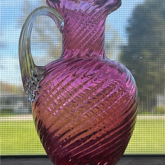 MINI CRANBERRY SWIRL PITCHER WITH CLEAR APPLIED HANDLE VTG MINIMALISM DECOR - Picture 10 of 14
